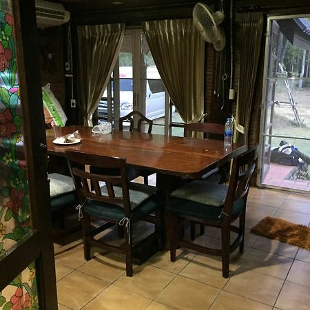 Tamarind Homestay & Camp Kanchanaburi Esterno foto