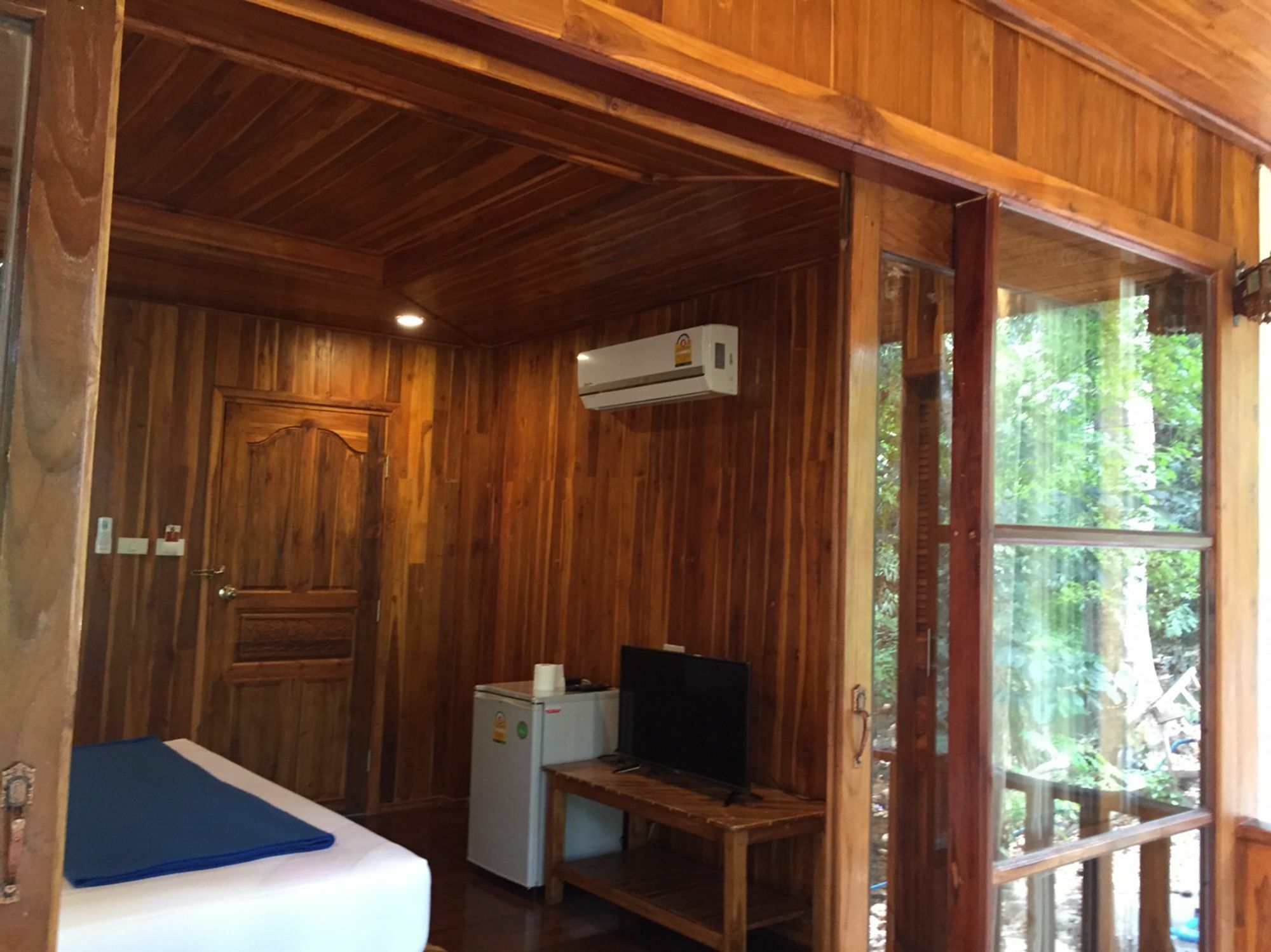 Tamarind Homestay & Camp Kanchanaburi Esterno foto